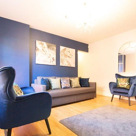Lord Street - 2 Beautiful Apartments - Sleep Up To 14 Guests - By Rework Accommodation Chester Exterior photo
