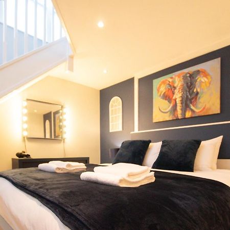Lord Street - 2 Beautiful Apartments - Sleep Up To 14 Guests - By Rework Accommodation Chester Exterior photo